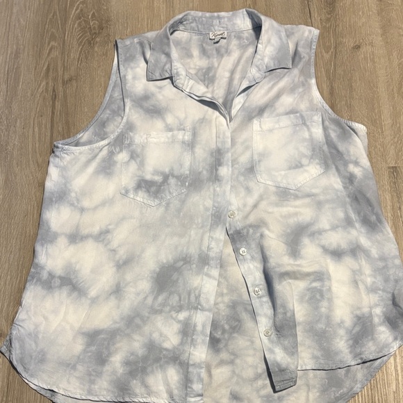 Kismet Women's Sleeveless Gray Tie-Dye Button Down Shirt - Picture 1 of 2